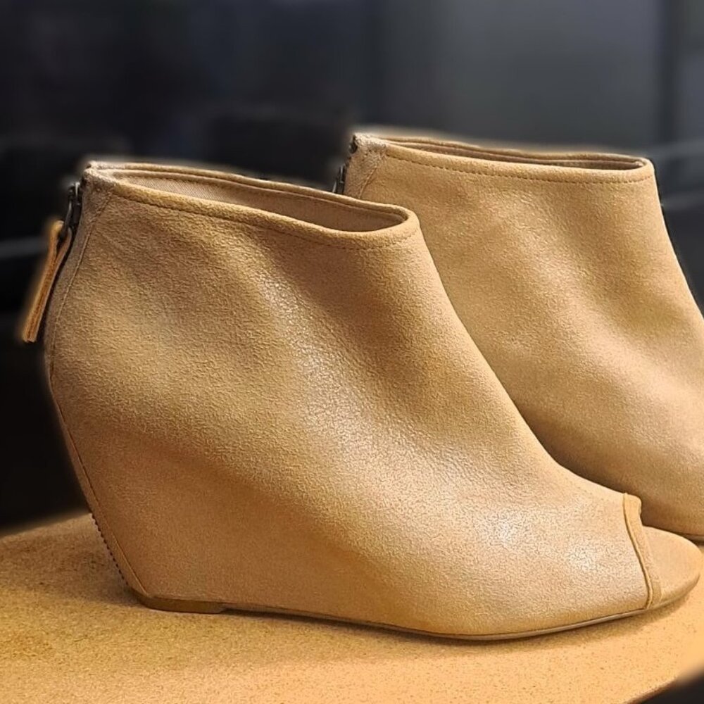 Authentic Nine West Genuine Leather Suede Peep Toe Ankle Bootie Wedge Like New